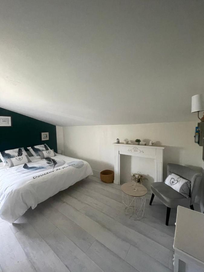Cocooning Chez Sabine Bed and Breakfast Lavilledieu  Εξωτερικό φωτογραφία