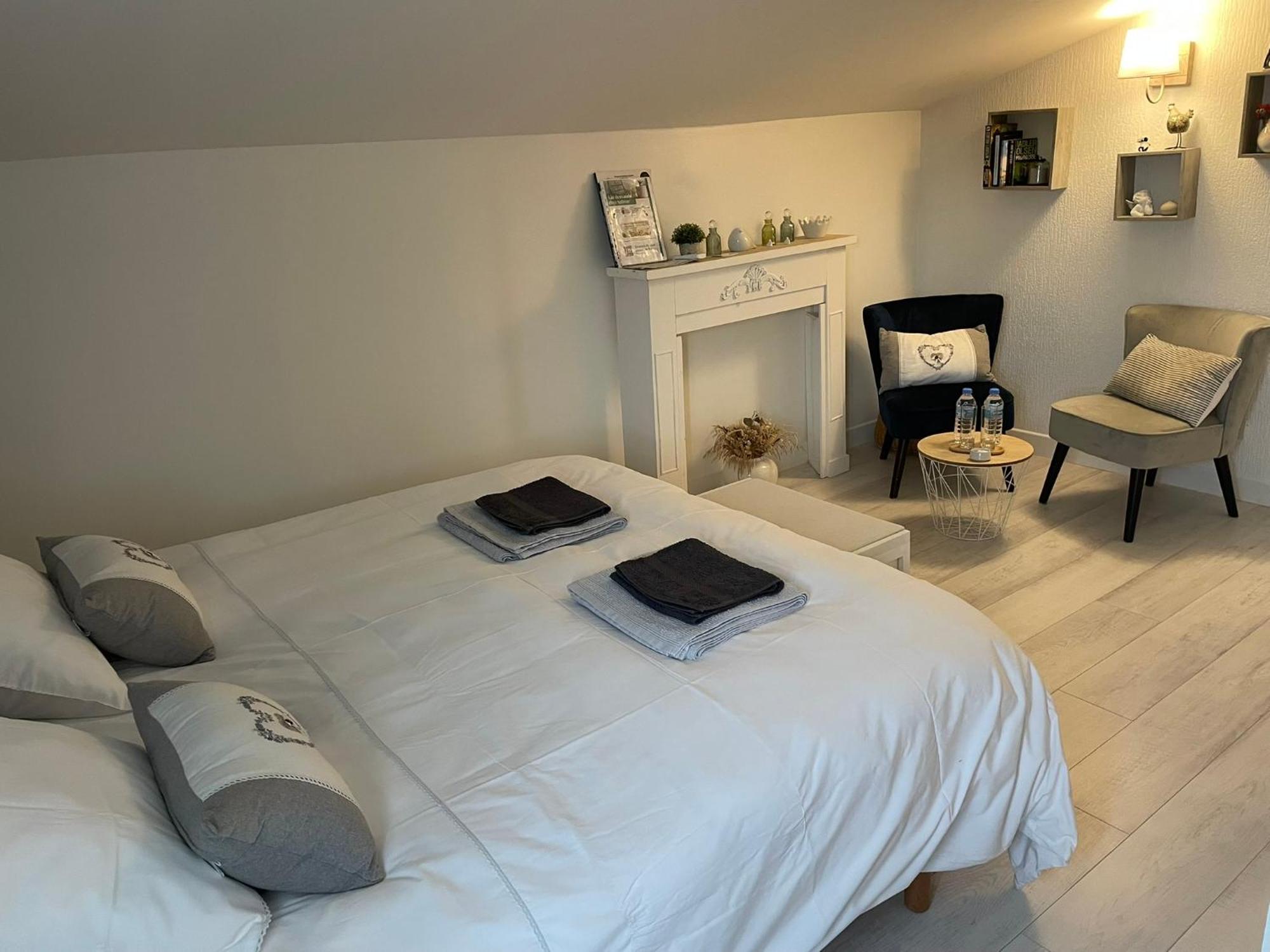 Cocooning Chez Sabine Bed and Breakfast Lavilledieu  Εξωτερικό φωτογραφία